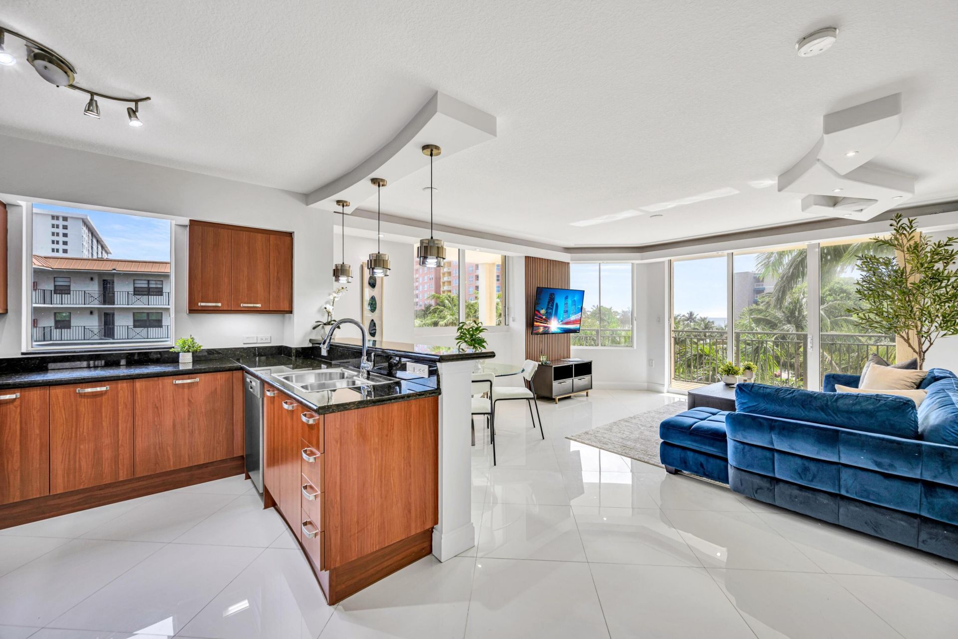 2011 N Ocean Boulevard, Unit 405, Fort Lauderdale, FL 33305 Photo