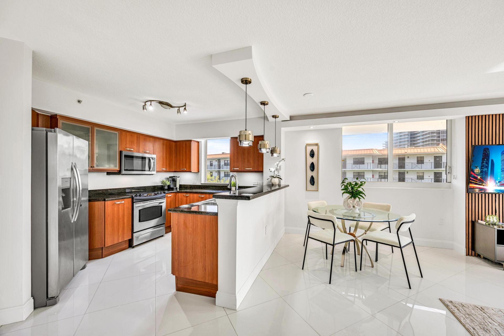 2011 N Ocean Boulevard, Unit 405, Fort Lauderdale, FL 33305 Photo