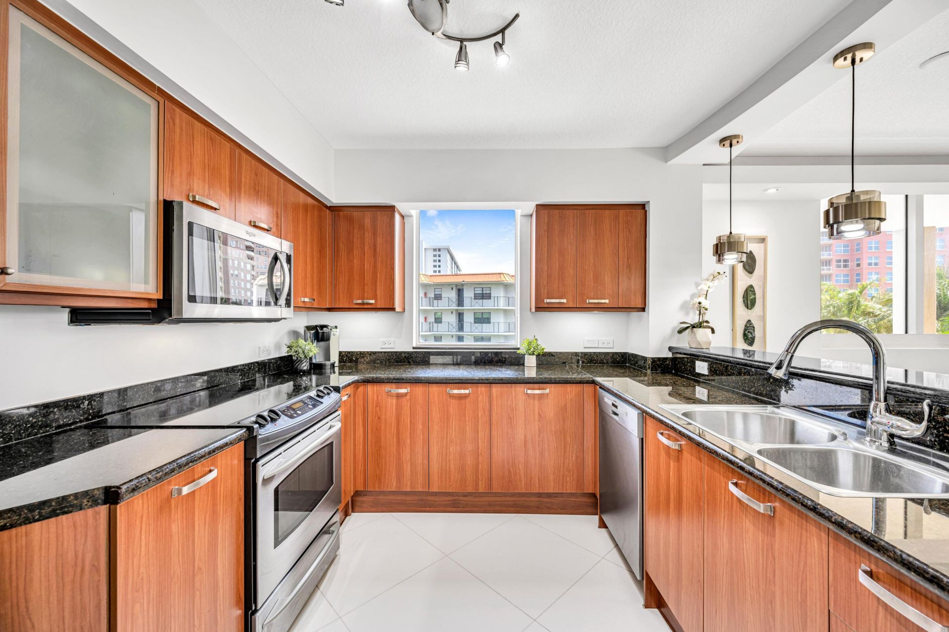2011 N Ocean Boulevard, Unit 405, Fort Lauderdale, FL 33305 Photo