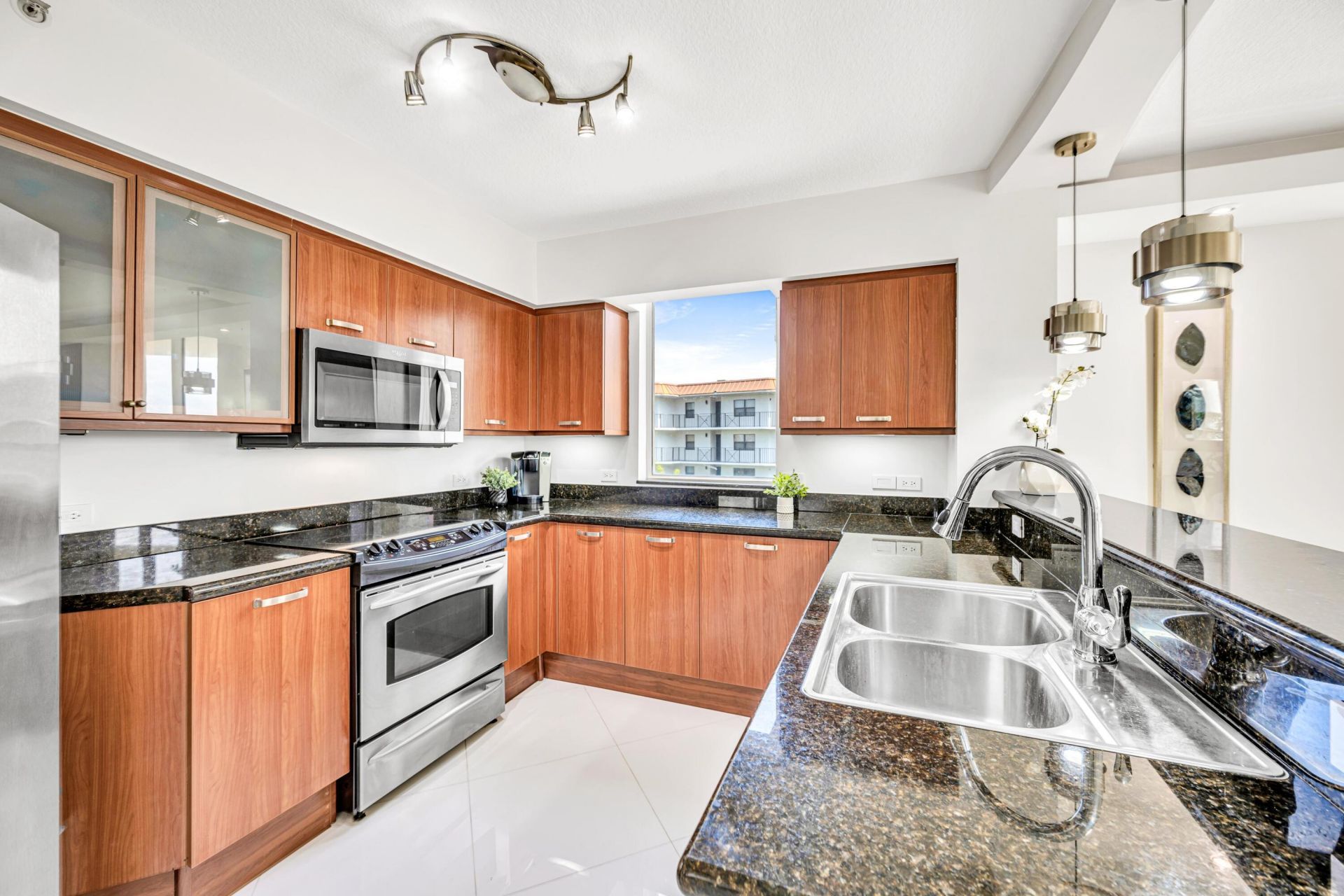 2011 N Ocean Boulevard, Unit 405, Fort Lauderdale, FL 33305 Photo