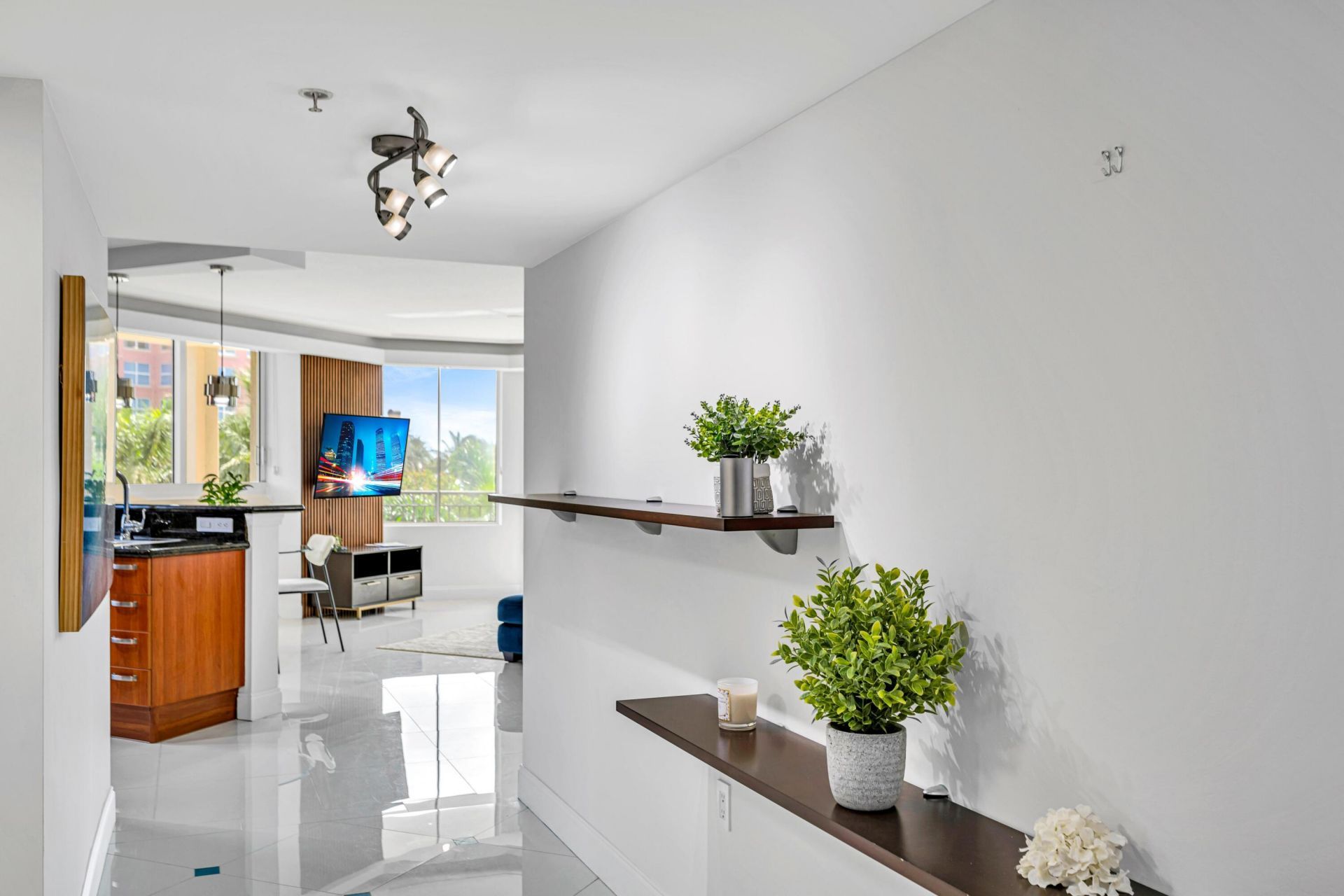 2011 N Ocean Boulevard, Unit 405, Fort Lauderdale, FL 33305 Photo