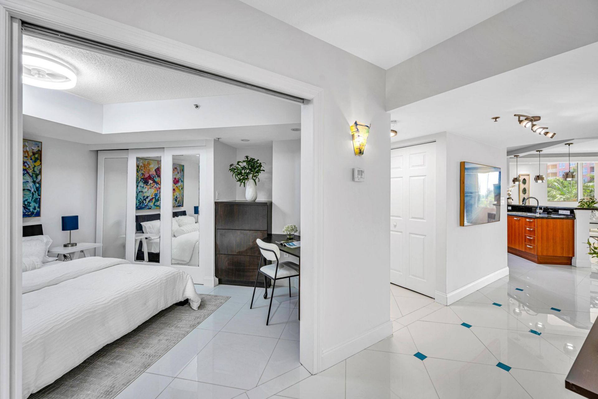 2011 N Ocean Boulevard, Unit 405, Fort Lauderdale, FL 33305 Photo