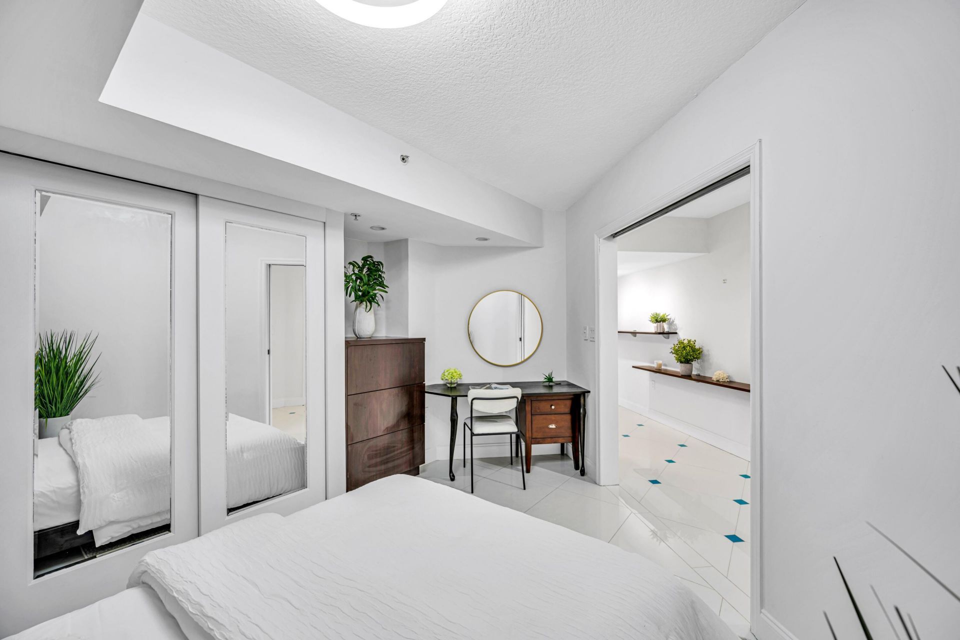 2011 N Ocean Boulevard, Unit 405, Fort Lauderdale, FL 33305 Photo