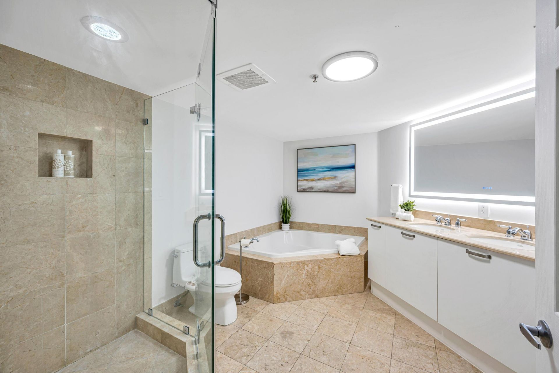 2011 N Ocean Boulevard, Unit 405, Fort Lauderdale, FL 33305 Photo
