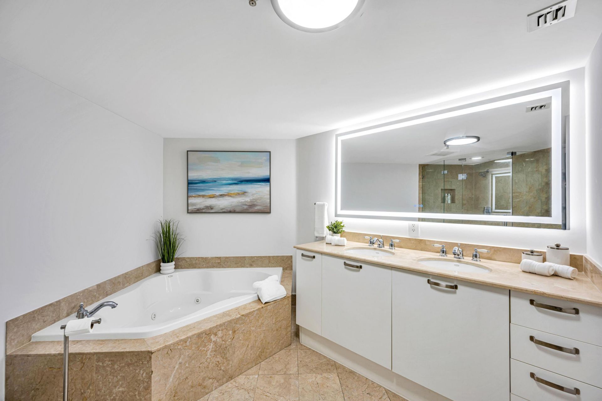 2011 N Ocean Boulevard, Unit 405, Fort Lauderdale, FL 33305 Photo