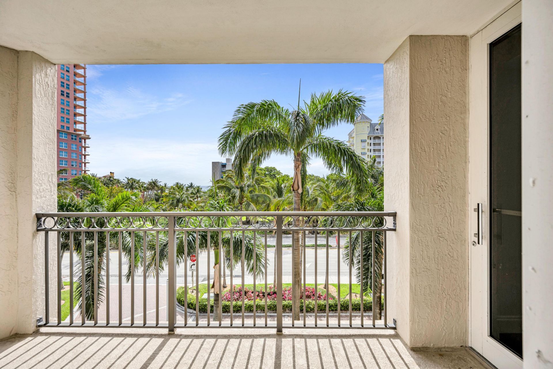 2011 N Ocean Boulevard, Unit 405, Fort Lauderdale, FL 33305 Photo