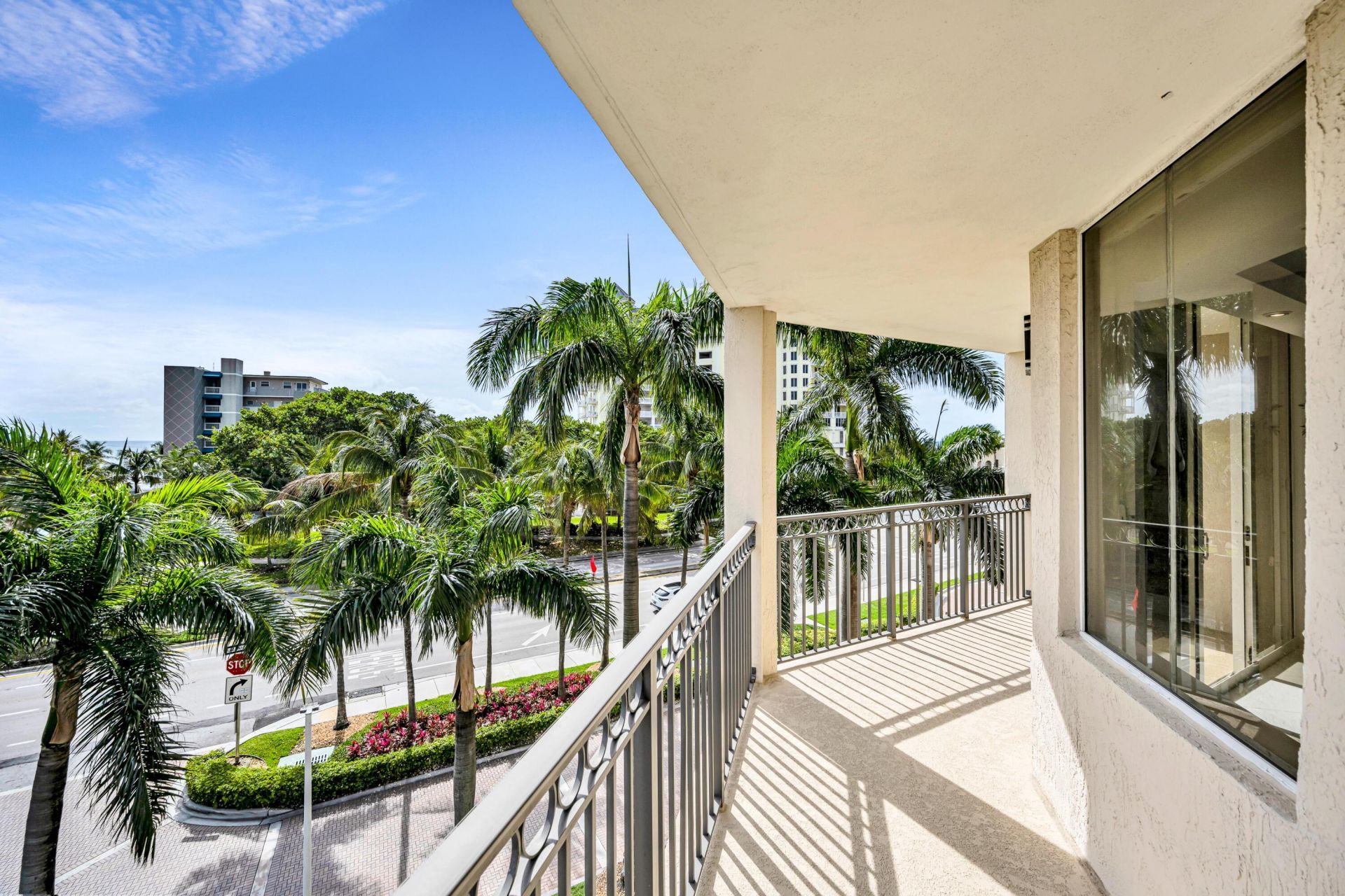 2011 N Ocean Boulevard, Unit 405, Fort Lauderdale, FL 33305 Photo