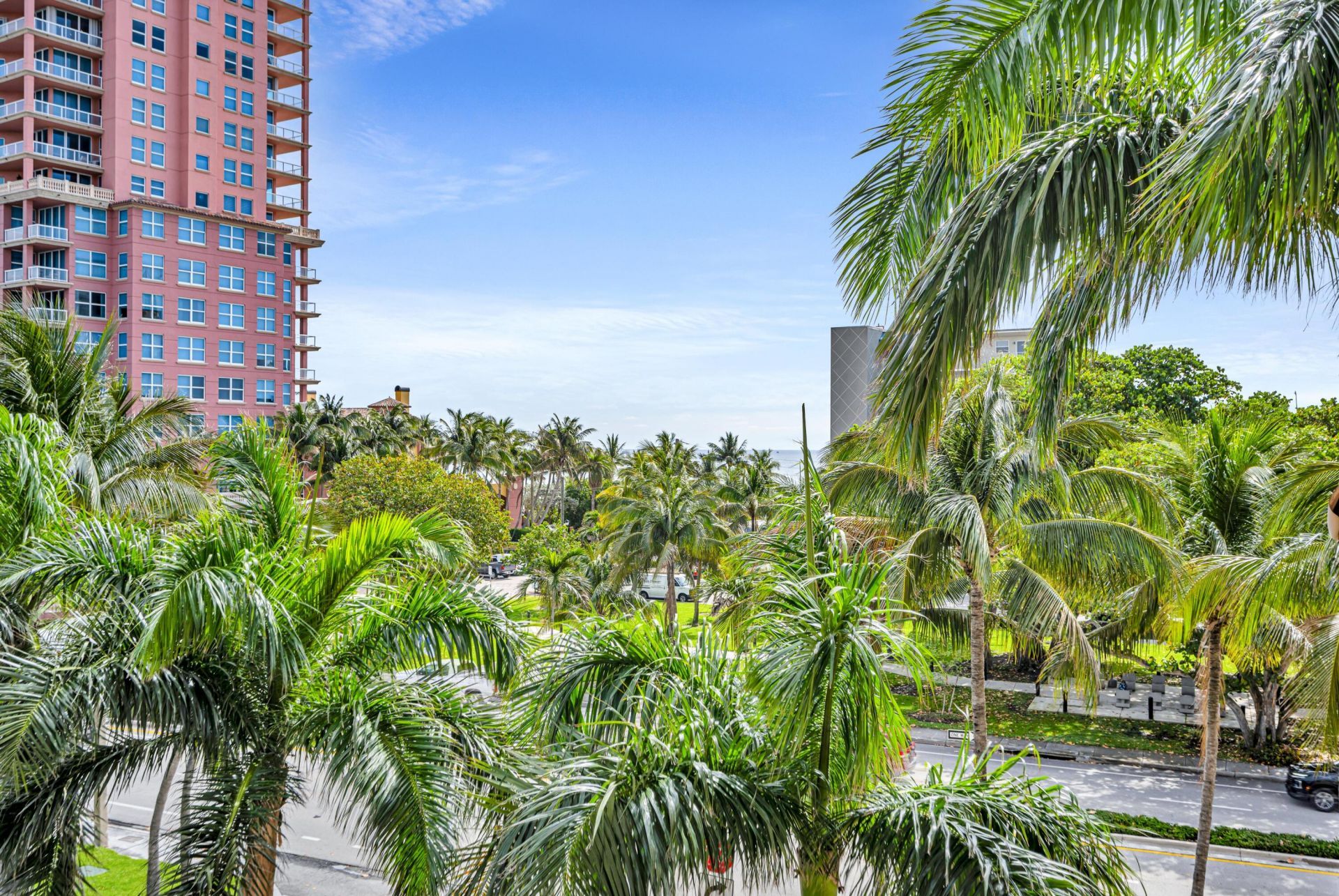 2011 N Ocean Boulevard, Unit 405, Fort Lauderdale, FL 33305 Photo