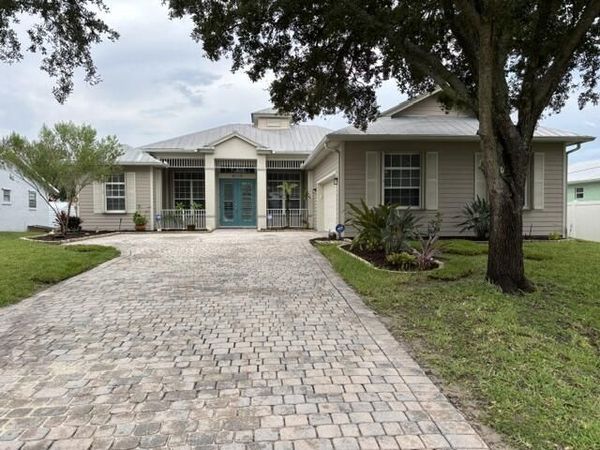 551 NW SHARPE Street, Port St. Lucie, FL 34983