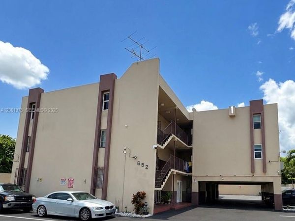 652 NW 3rd St , Unit 306, Miami, FL 33128
