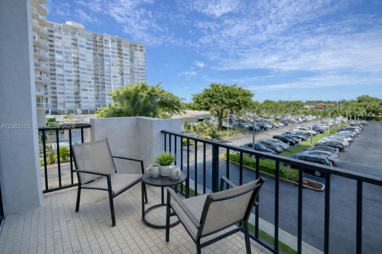 2750 NE 183rd St, Unit 304, Aventura, FL 33160 Photo
