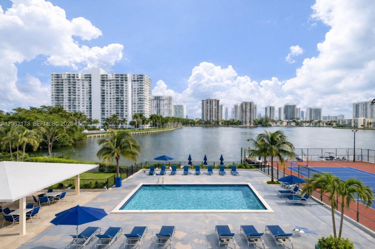 2750 NE 183rd St, Unit 304, Aventura, FL 33160 Photo