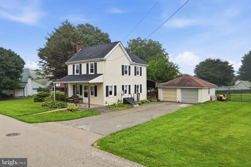 6 CHURCH STREET, STEWARTSTOWN, PA 17363