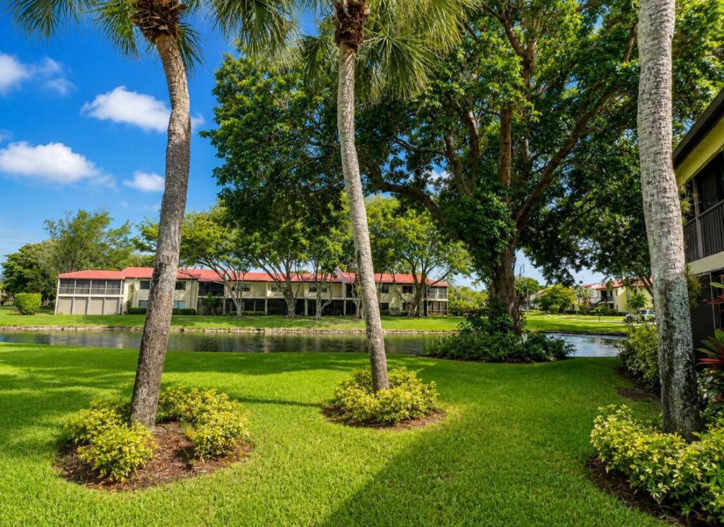 8210 Casa Del Lago, Unit C, Boca Raton, FL 33433 Photo