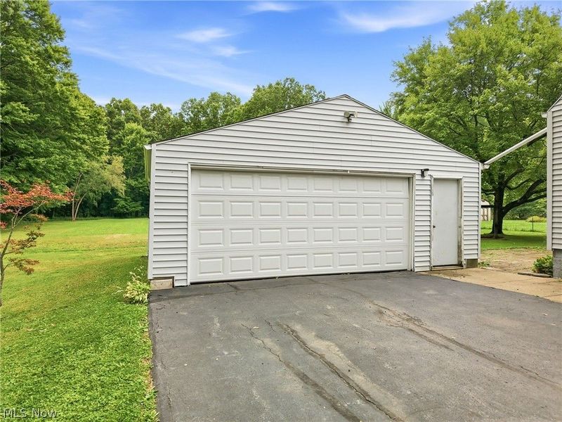 698 Braceville Robinson Road NW, Newton Falls, OH 44444 Photo 10