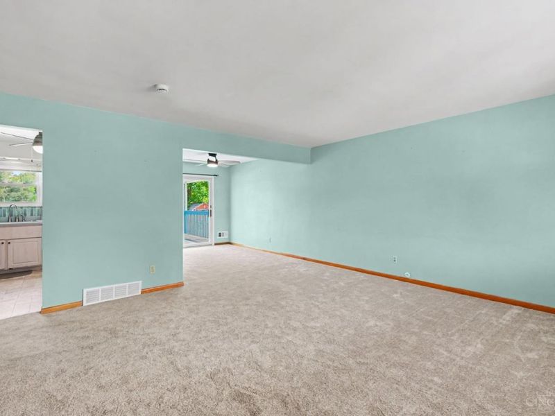 5738 Windview Drive, Green Township, OH 45248 Photo 7