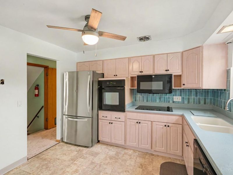 5738 Windview Drive, Green Township, OH 45248 Photo 9