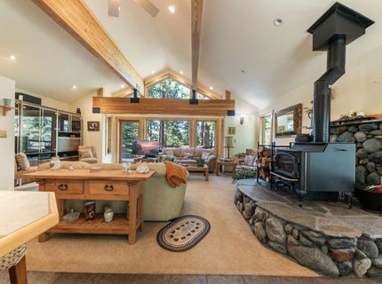 10184 Somerset Drive, Truckee, CA 96161 Photo