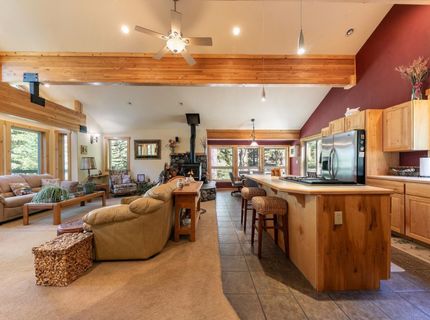 10184 Somerset Drive, Truckee, CA 96161 Photo