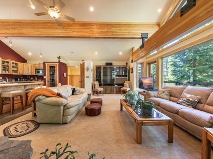 10184 Somerset Drive, Truckee, CA 96161 Photo