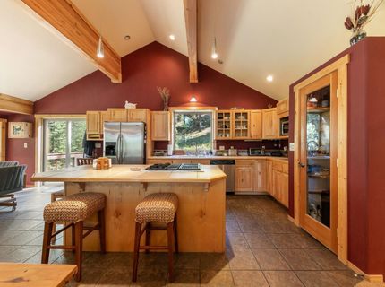 10184 Somerset Drive, Truckee, CA 96161 Photo
