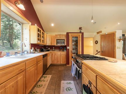 10184 Somerset Drive, Truckee, CA 96161 Photo