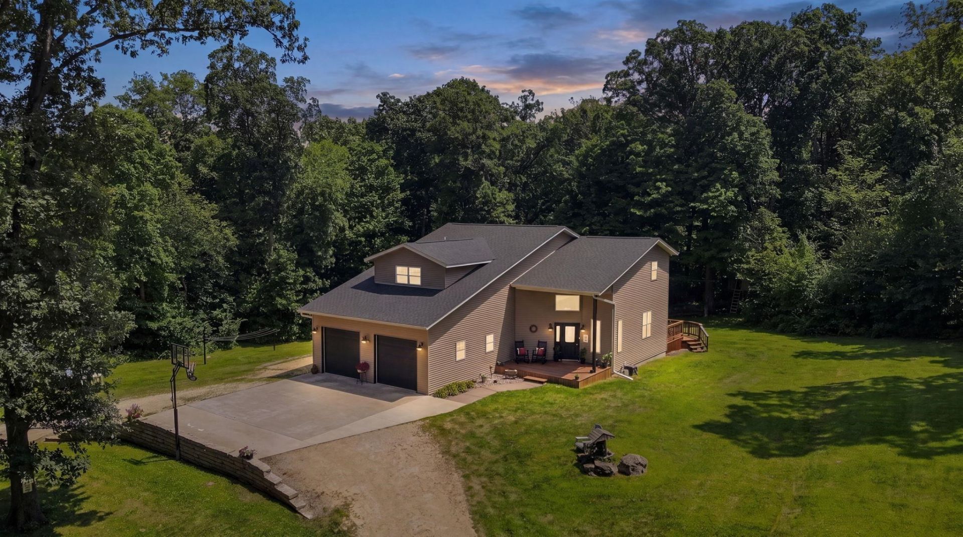 1884 W Timber Drive, Platteville, WI 53818 Main Photo