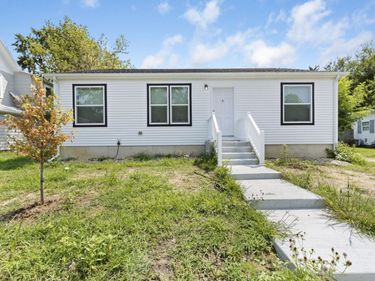 2204 Kemble Avenue, South Bend, IN 46613