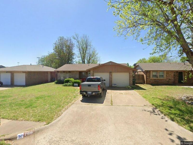 700 Robin Hill Road, Edmond, OK 73003 Main Photo