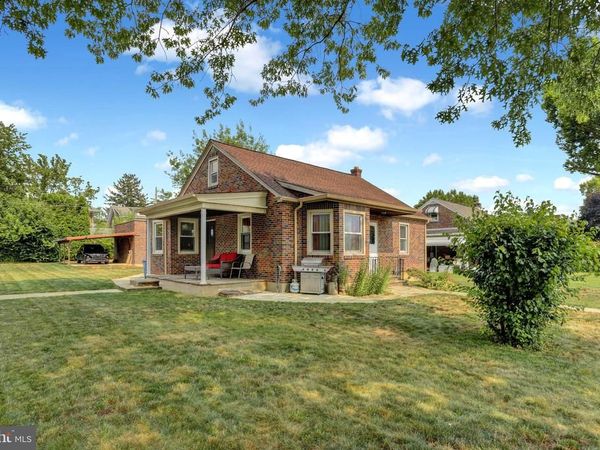 425 CENTRE STREET, READING, PA 19605