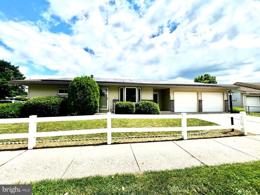 205 ELWYN AVENUE , SINKING SPRING, PA 19608