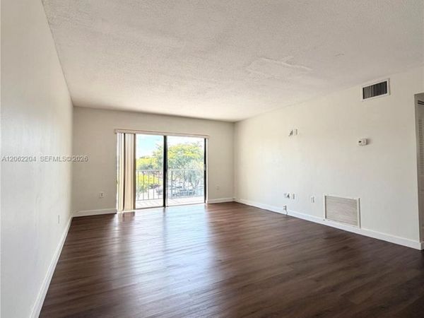 10431 N Kendall Dr , Unit D314, Miami, FL 33176