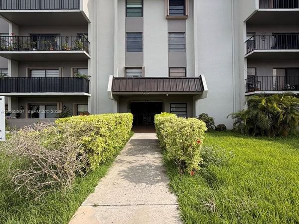 10431 N Kendall Dr , Unit D314, Miami, FL 33176