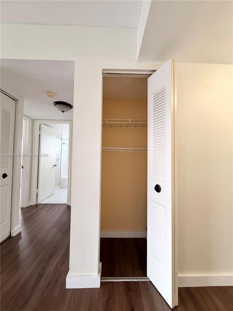 10431 N Kendall Dr, Unit D314, Miami, FL 33176 Photo