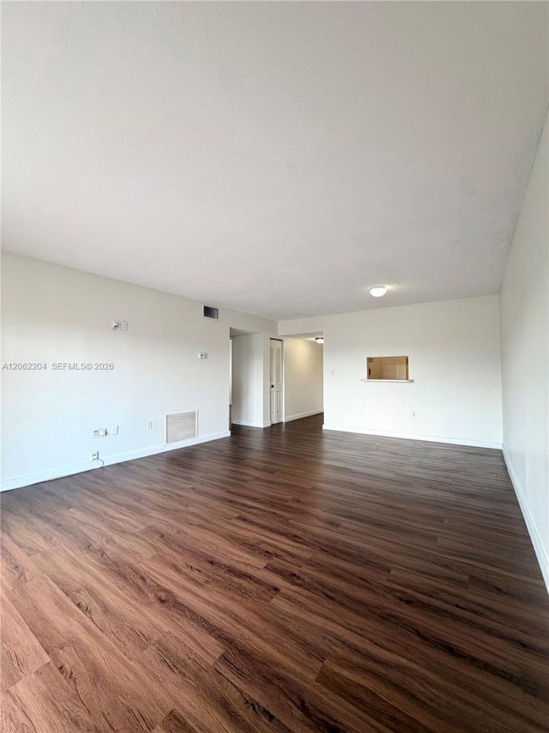 10431 N Kendall Dr, Unit D314, Miami, FL 33176 Photo