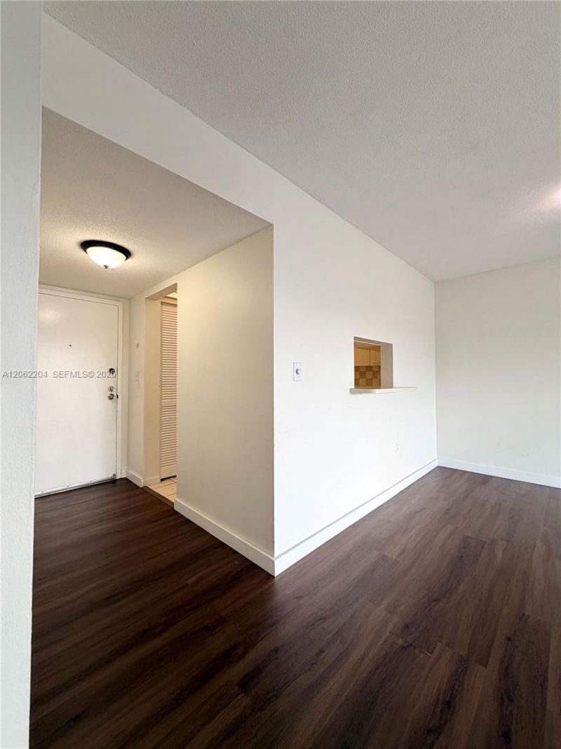 10431 N Kendall Dr, Unit D314, Miami, FL 33176 Photo