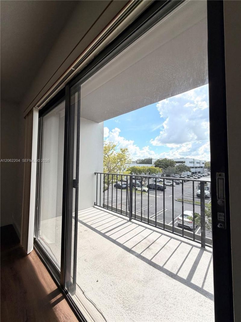 10431 N Kendall Dr, Unit D314, Miami, FL 33176 Photo