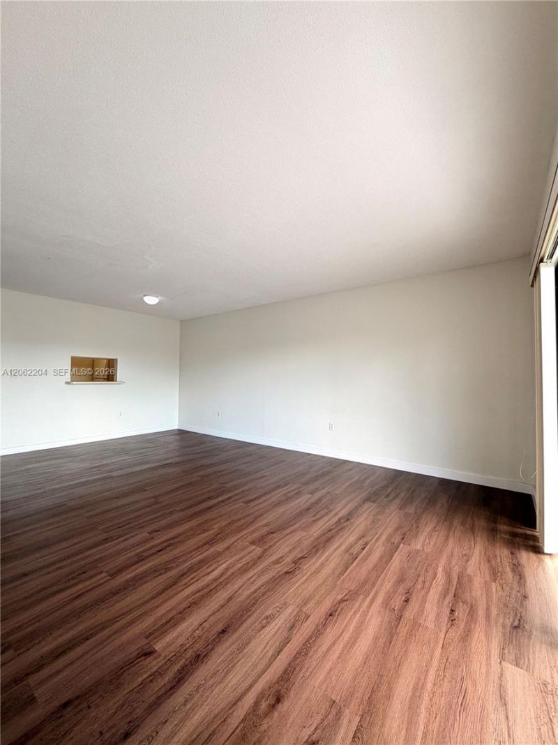 10431 N Kendall Dr, Unit D314, Miami, FL 33176 Photo