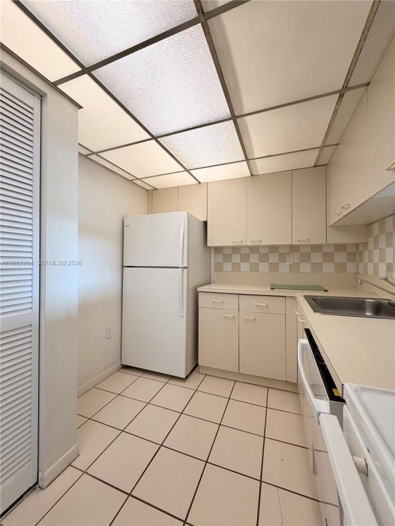 10431 N Kendall Dr, Unit D314, Miami, FL 33176 Photo