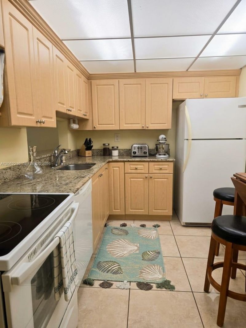 8065 SW 107th Ave , Unit 301, Miami, FL 33173 Photo