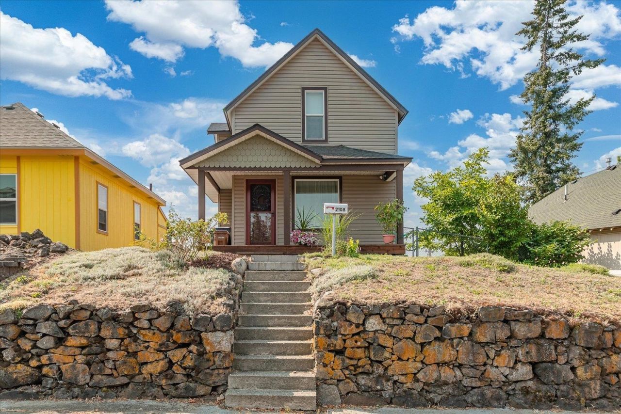 2108 E Providence Ave, Spokane, WA 99207 Main Photo