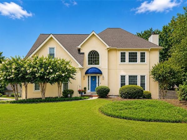 3607 Tree View Drive , Snellville, GA 30078