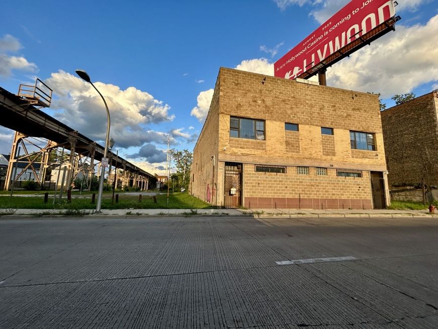 Main Photo