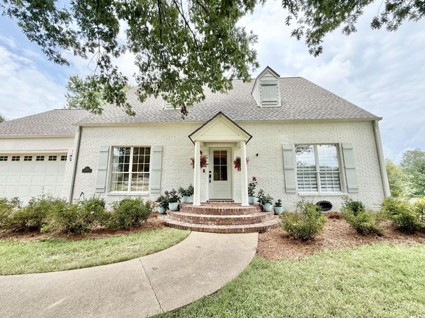 4566 Meadow Lake Dr., Tupelo, MS 38801