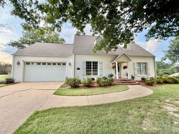 4566 Meadow Lake Dr., Tupelo, MS 38801