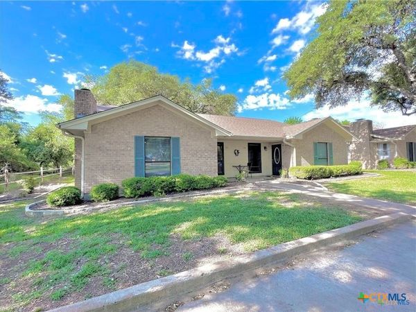 725 Royal Street, Unit 725 & 727, Salado, TX 76571