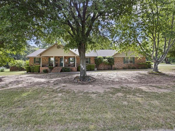 153 Channel Circle, Russellville, AR 72802