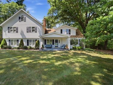 6963 Crestview Drive, Brecksville, OH 44141