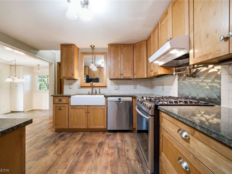 6963 Crestview Drive, Brecksville, OH 44141 Photo 10