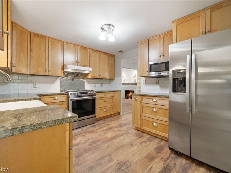 6963 Crestview Drive, Brecksville, OH 44141 Photo 9